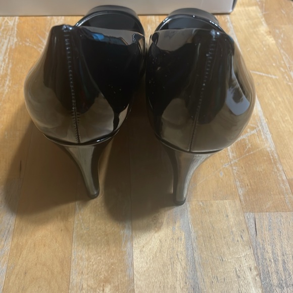 NIB Bandalino Rainaa peep toe patent leather pumps - Picture 4 of 6